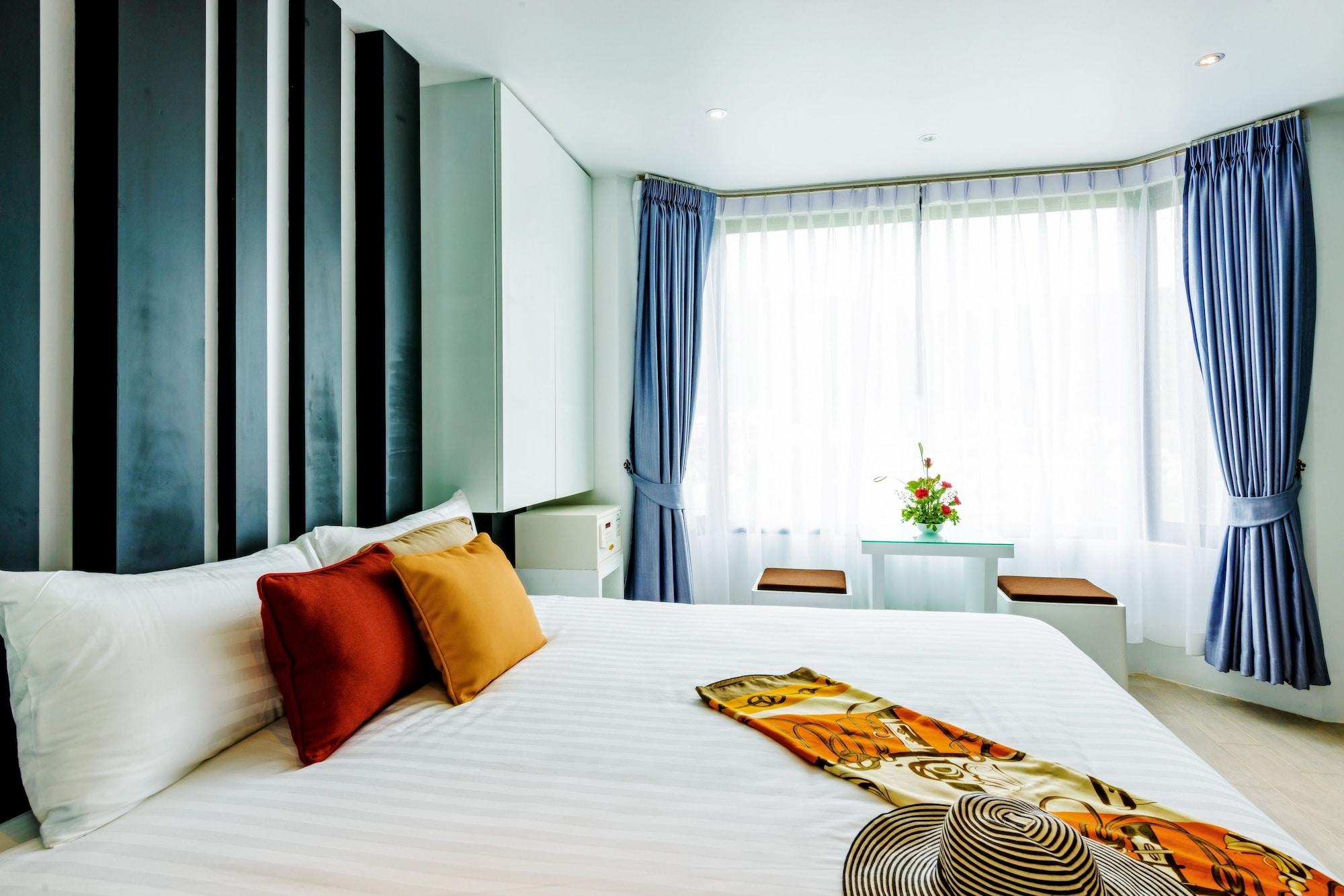 Raha Grand Hotel Patong Eksteriør billede