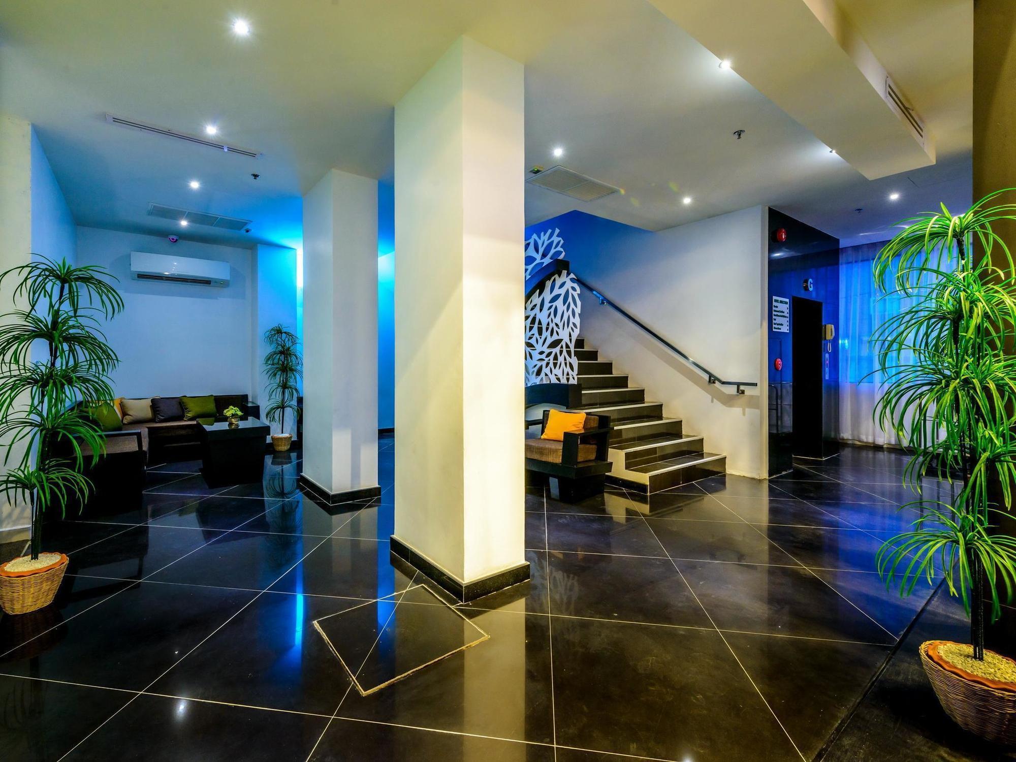 Raha Grand Hotel Patong Eksteriør billede