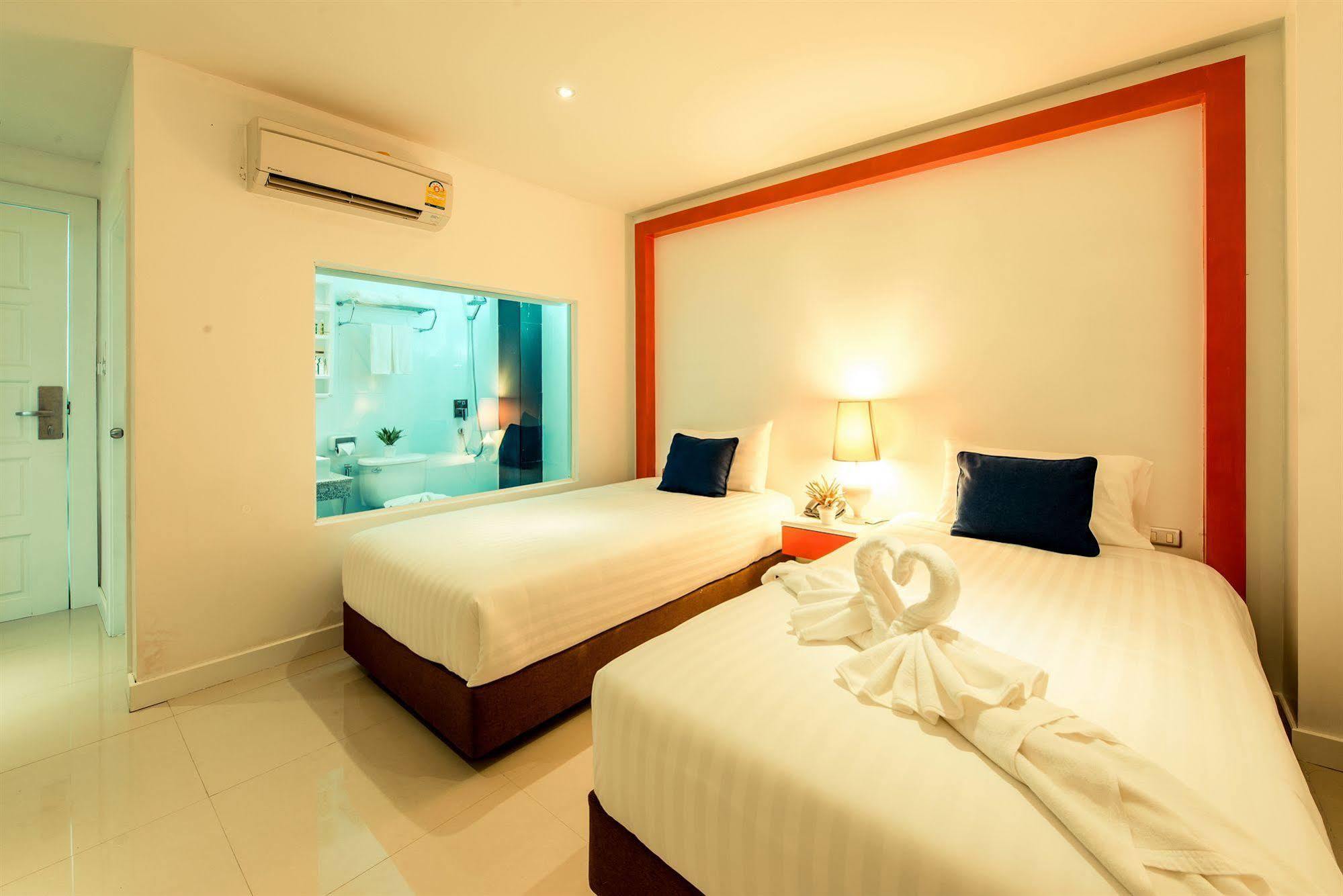 Raha Grand Hotel Patong Eksteriør billede