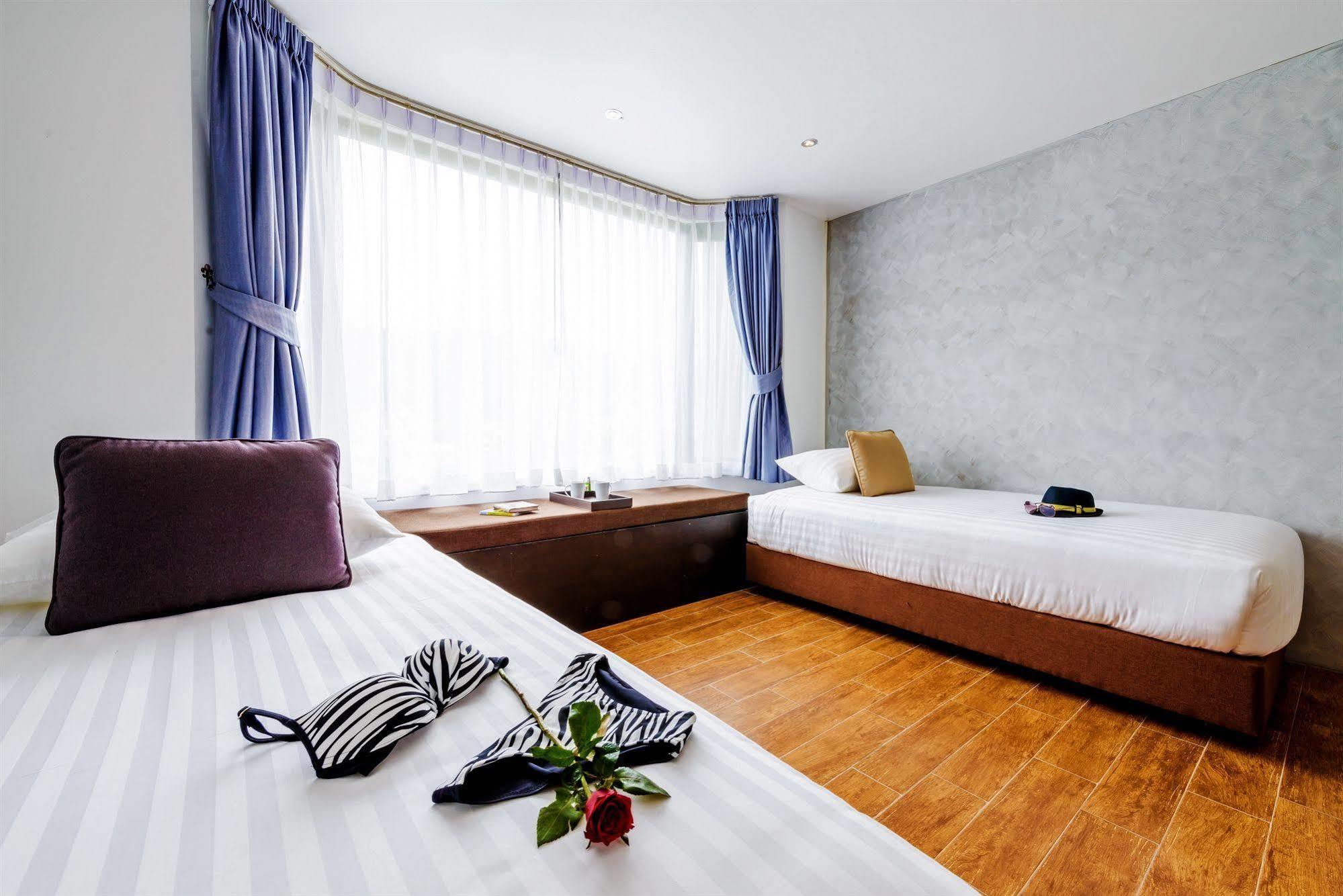 Raha Grand Hotel Patong Eksteriør billede