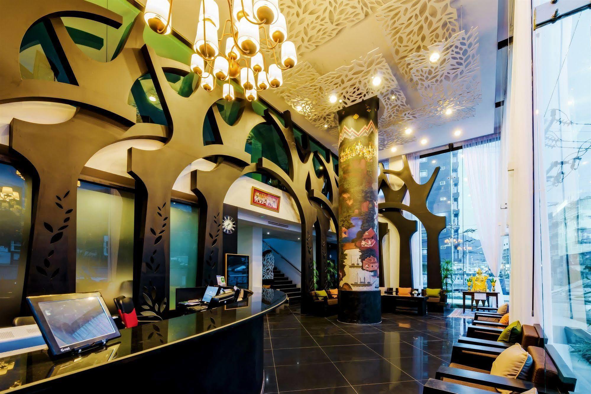 Raha Grand Hotel Patong Eksteriør billede